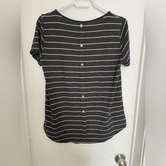Daisee Button Back Detail
Knit Tee - Picture 6 of 7
